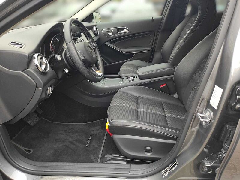 Mercedes-Benz GLA 220 4Matic 2.0L Navigation, Sitzheizung, 360° Kamera, AHK